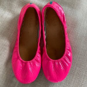 Neon Pop Pink Tieks Size 8